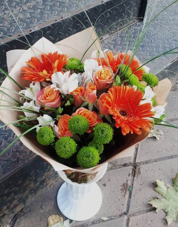 Букет цветов из: Герберы, Хризантемы, Альстромерии и Розы в Миллерово