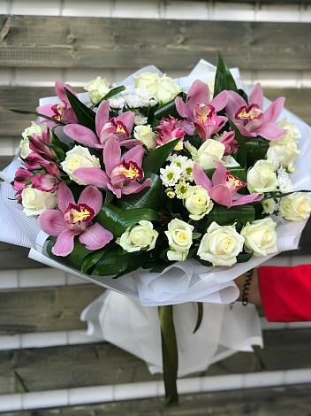 Букет цветов из: Розы и Хризантемы в Миллерово