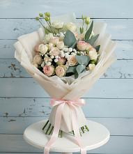 Букет цветов из:  Розы и Лизиантусы в Миллерово