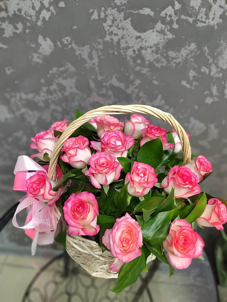 Цветочная композиция из Розы в корзине в Миллерово