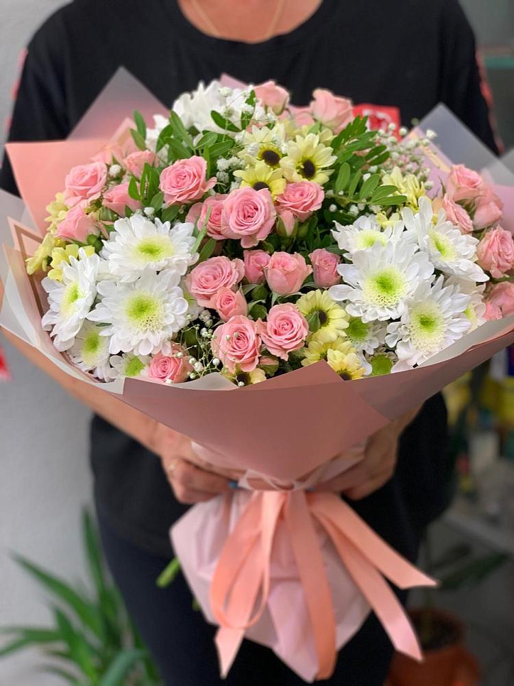 Букет цветов из: Розы и Хризантемы в Миллерово