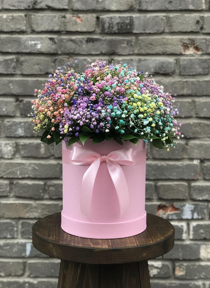 Цветочная композиция из Гипсофила и Розы в шляпной коробке в Миллерово