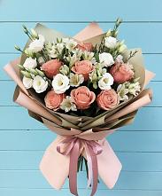 Букет цветов из:  Розы, Альстромерии и Лизиантусы в Миллерово