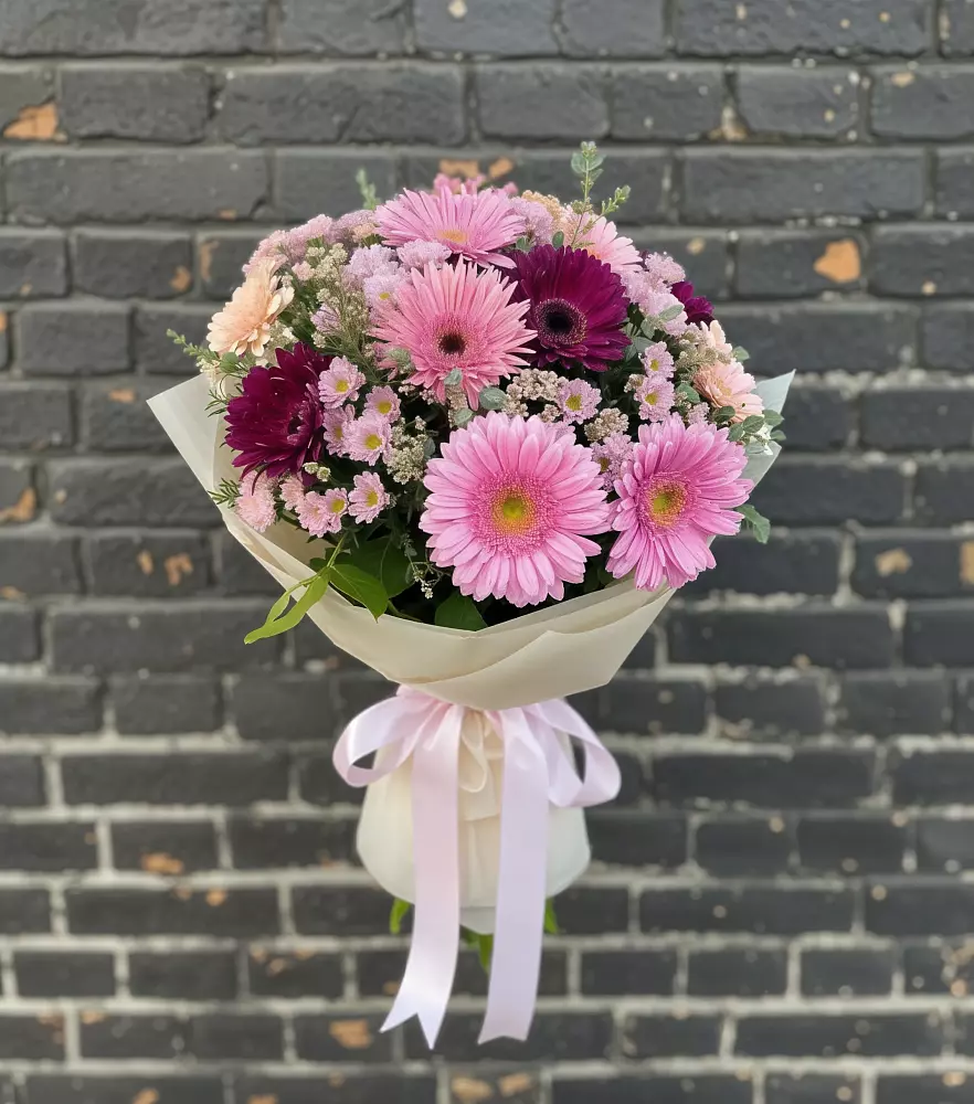Букет цветов из: Герберы и Хризантемы в Миллерово