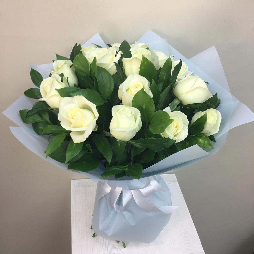 Букет 15 Белых роз Проуд в Миллерово