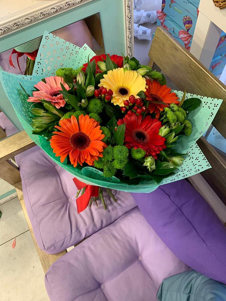 Букет цветов из: Герберы, Хризантемы и Альстромерии в Миллерово