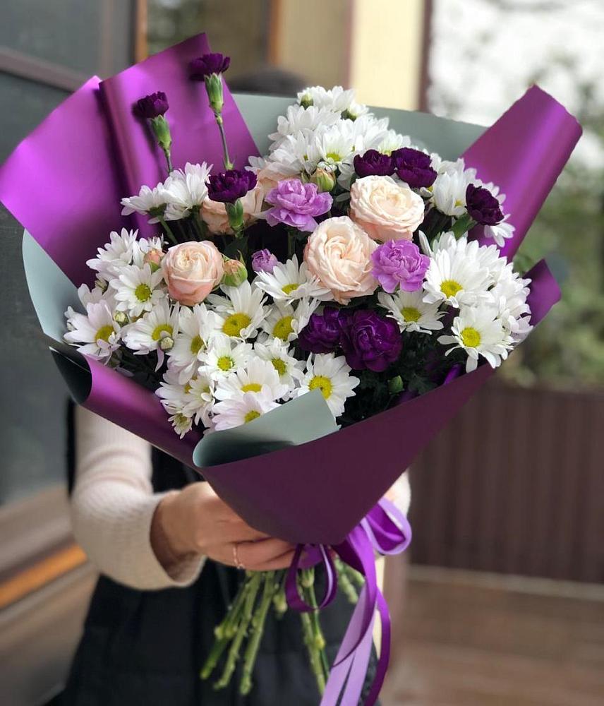 Букет цветов из: Хризантемы, Гвоздики и Розы в Миллерово