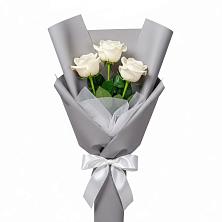 Букет 3 белые розы в Миллерово