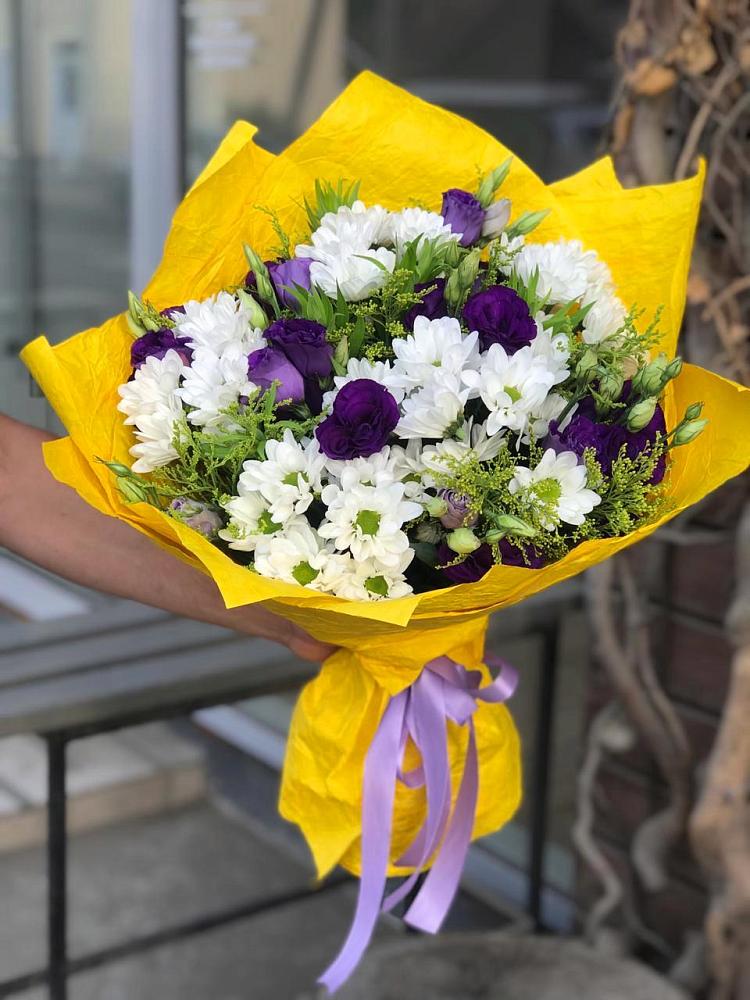 Букет цветов из: Ирисы, Хризантемы и Ромашки в Миллерово