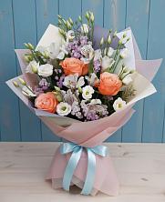 Букет цветов из:  Лизиантусы, Розы, Альстромерии и Гипсофила в Миллерово