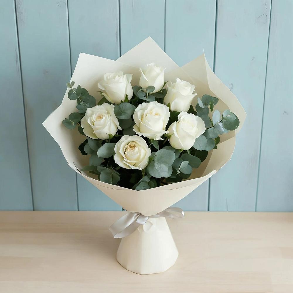 Букет Белые розы в Эвкалипте в Миллерово