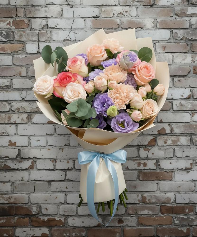 Букет цветов из: Розы, Лизиантусы и Гвоздики в Миллерово