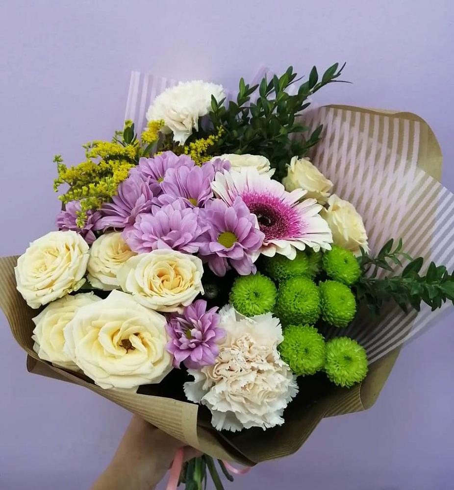 Букет цветов из: Хризантемы, Розы, Гвоздики и Герберы в Миллерово