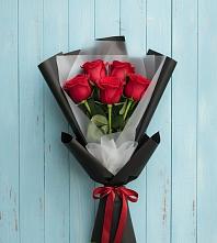 Букет цветов из:  Розы в Миллерово