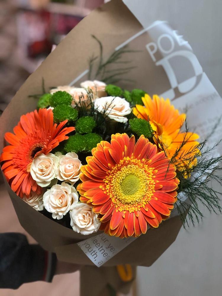Букет цветов из: Герберы, Хризантемы и Розы в Миллерово
