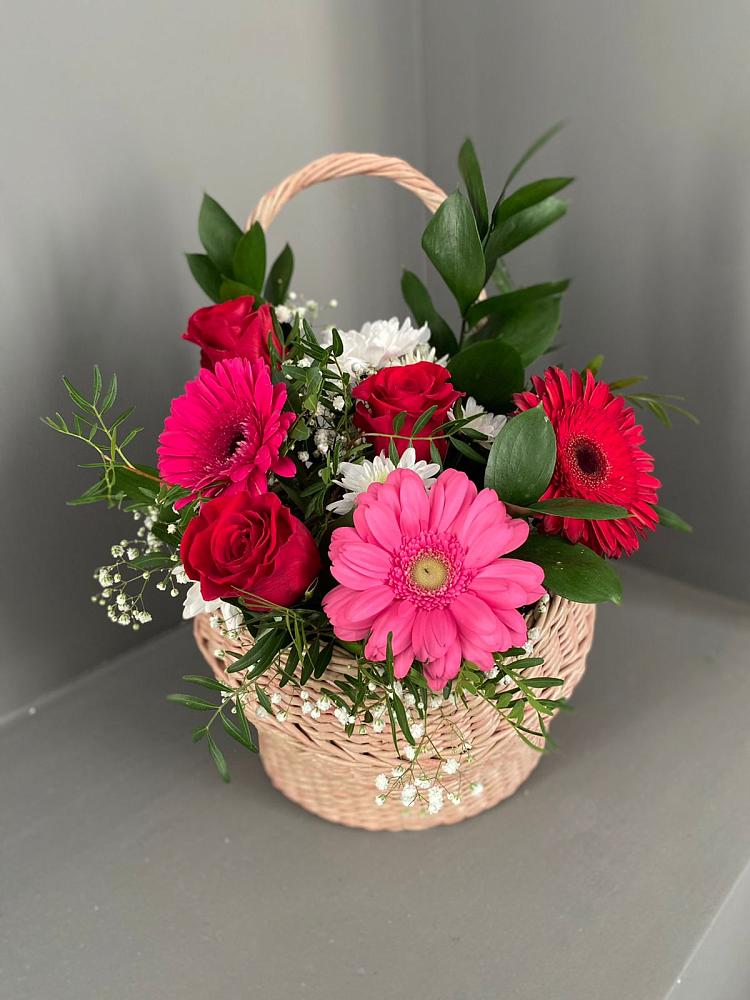 Цветочная композиция из Розы, Хризантемы и Герберы в корзине в Миллерово