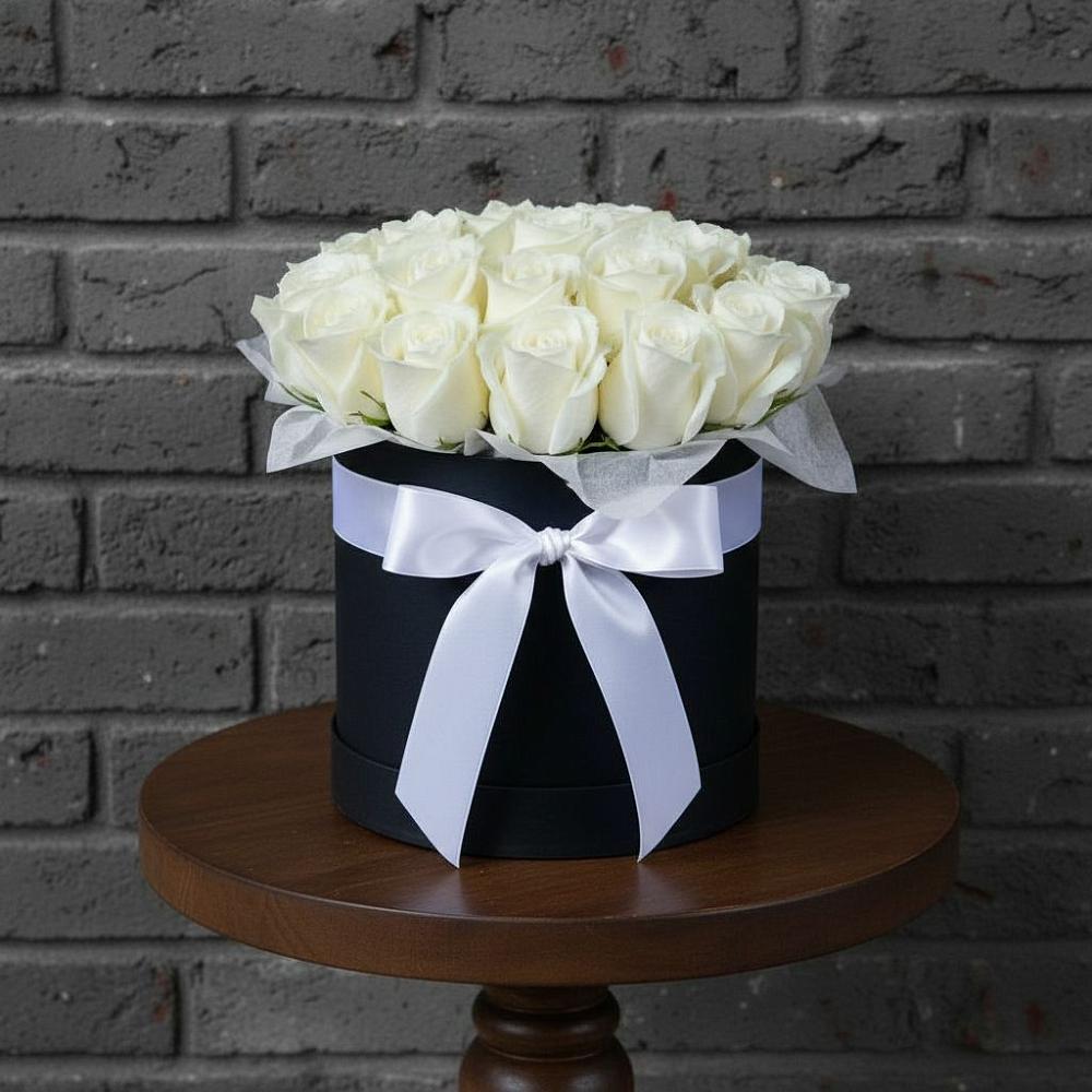 Цветочная композиция из Розы в шляпной коробке в Миллерово