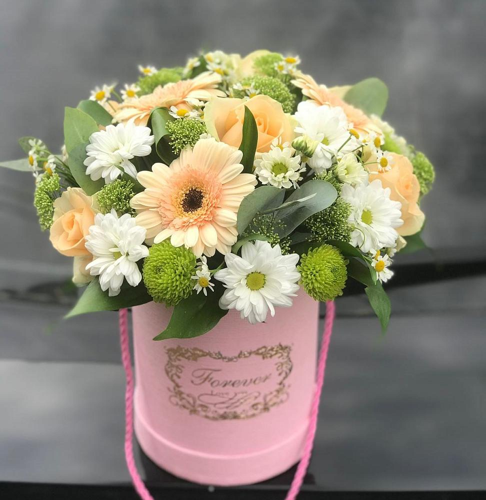 Цветочная композиция из Розы, Герберы и Хризантемы в шляпной коробке в Миллерово