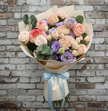 Букет цветов из:  Розы, Лизиантусы и Гвоздики в Миллерово
